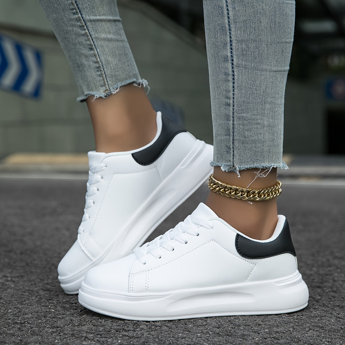 Schlichte weiße Sneakers für Damen