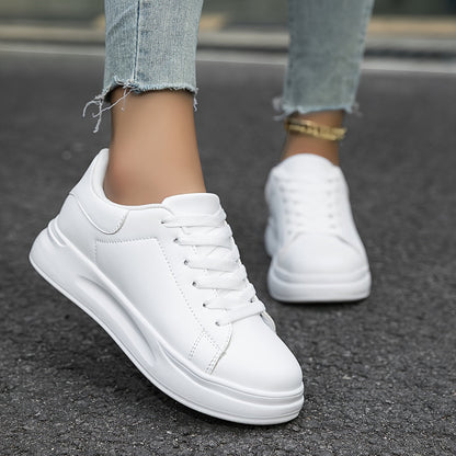 Schlichte weiße Sneakers für Damen