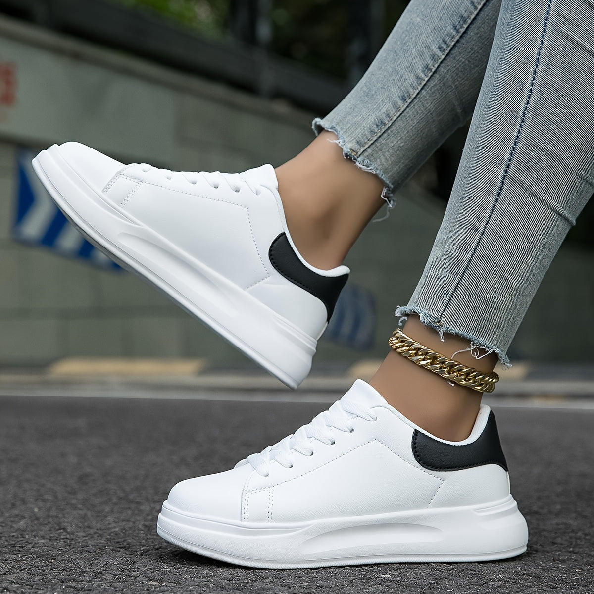 Schlichte weiße Sneakers für Damen
