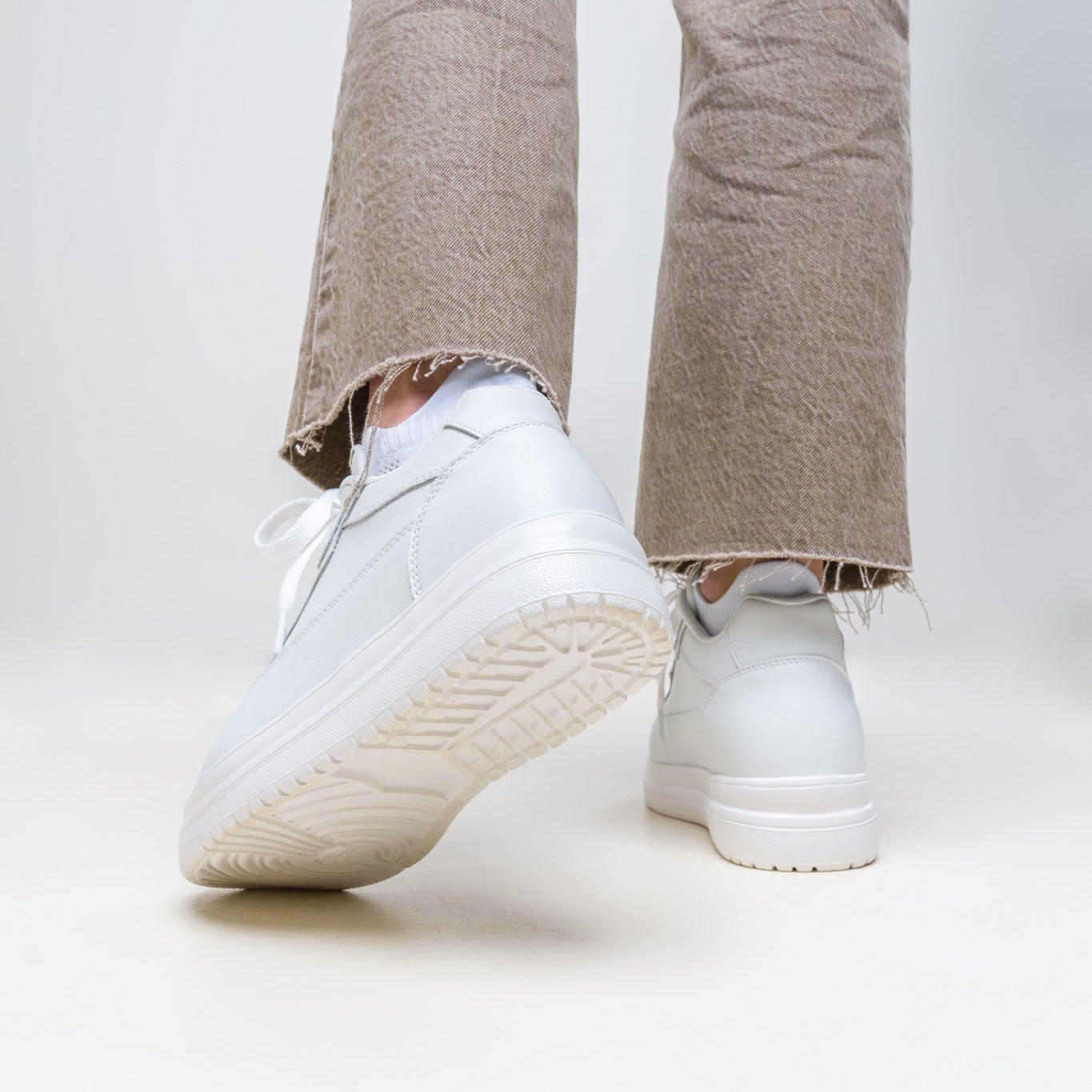 Weiße elegante Alltagsschuhe für Damen – Rückansicht | Schuh Galaxy